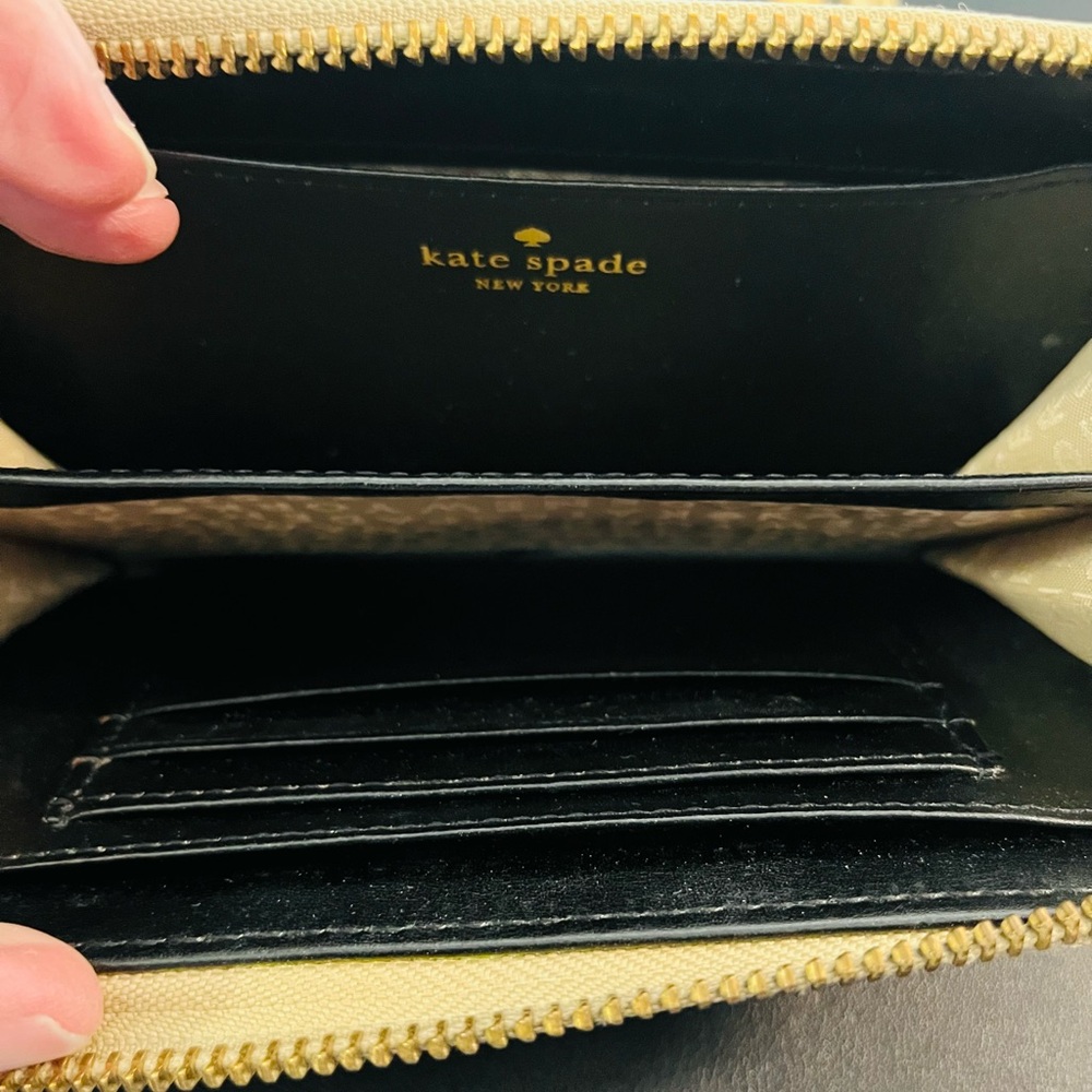 Kate Spade Metallic Silver Polka Dot Wristlet/Wallet EUC - Picture 4 of 5